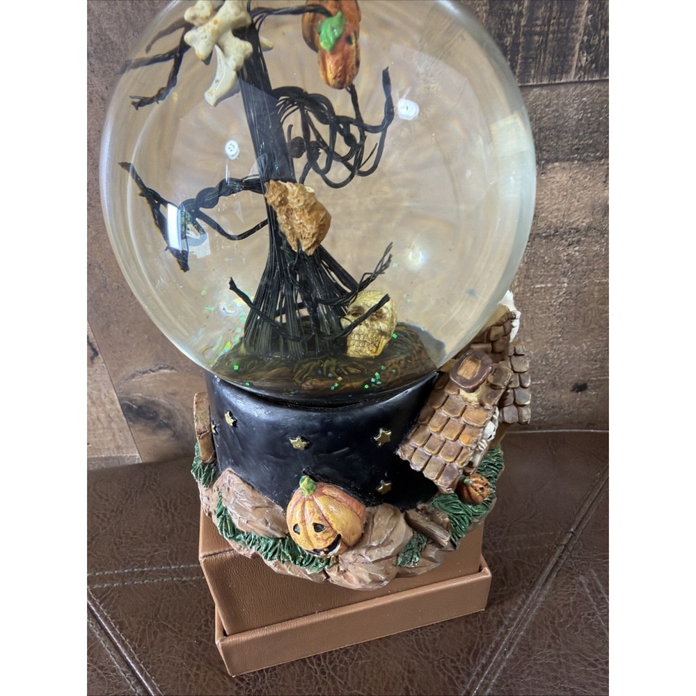 Vintage Halloween Musical Water Snow Globe Ding Dong Witch is Dead Skull Ghosts - Picture 6 of 16